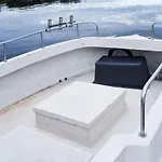 6 Person In *